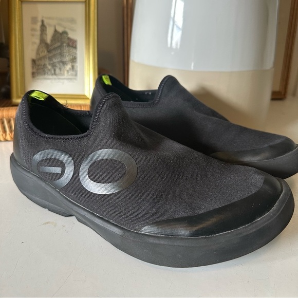 OOFOS Oomg Eezee Low Shor Black Mens 9 - Picture 2 of 9